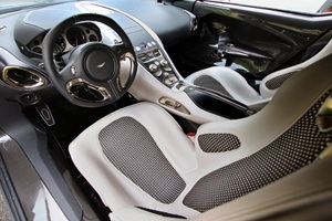 ������ ���� Aston Martin
