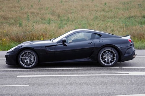 Папарацци рассекретили новый гибрид Ferrari Папарацци рассекретили новый гибрид Ferrari