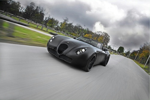 Родстер Wiesmann MF5 превратили в bat-мобиль стоимостью $250,000 Родстер Wiesmann MF5 превратили в bat-мобиль стоимостью $250,000
