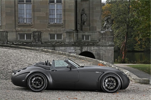 Родстер Wiesmann MF5 превратили в bat-мобиль стоимостью $250,000 Родстер Wiesmann MF5 превратили в bat-мобиль стоимостью $250,000