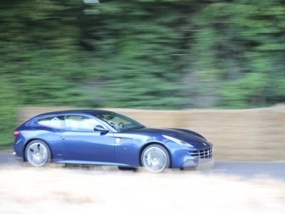 Топ-10 самых быстрых автомобилей современности Топ-10 самых быстрых автомобилей современности