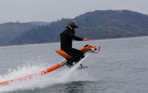 Реактивный отдых: джетбайк Jetovator - новая водная игрушка для богатых. ФОТО Реактивный отдых: джетбайк Jetovator - новая водная игрушка для богатых. ФОТО