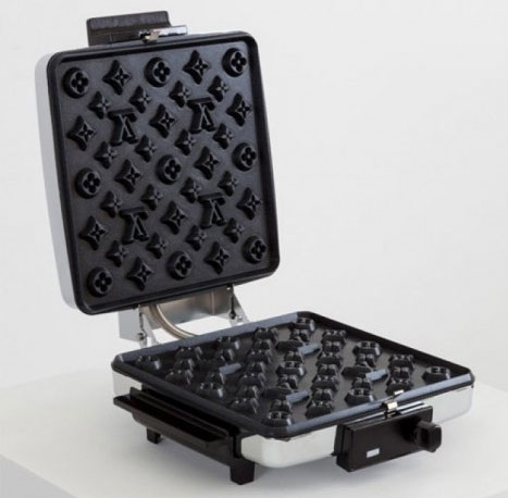 Специальная вафельница готовит fashion-сладости от Louis Vuitton Специальная вафельница готовит fashion-сладости от Louis Vuitton