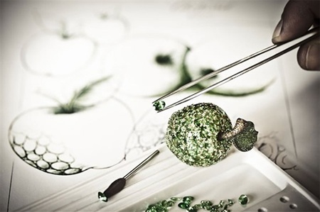 Запретный плод: Chopard создал драгоценное кольцо-яблоко Запретный плод: Chopard создал драгоценное кольцо-яблоко